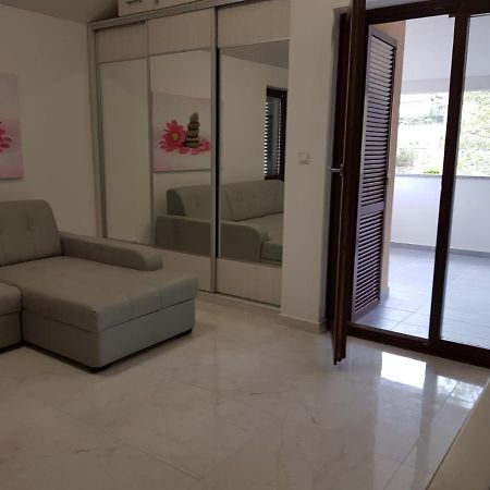 Ferienwohnung Relax Zone III Malinska Exterior foto